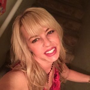 Meet your Posher, Marnie